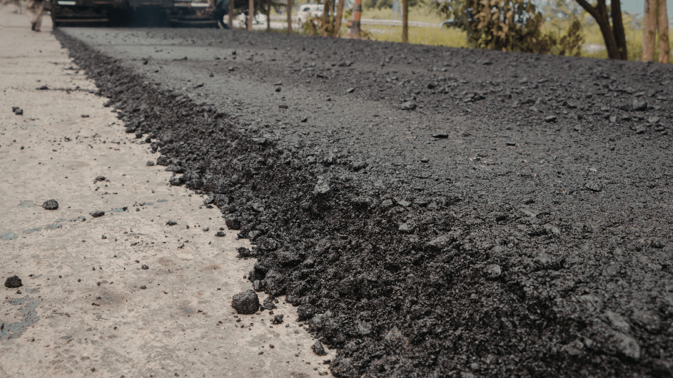 Asphalt Installation Truck for Commercial Project