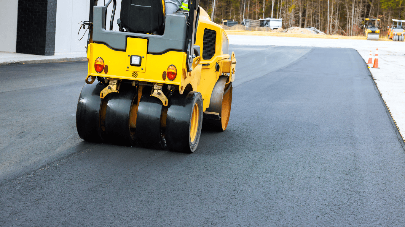 Asphalt Installation Truck for Commercial Project
