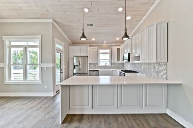 White Themed Kitchen
