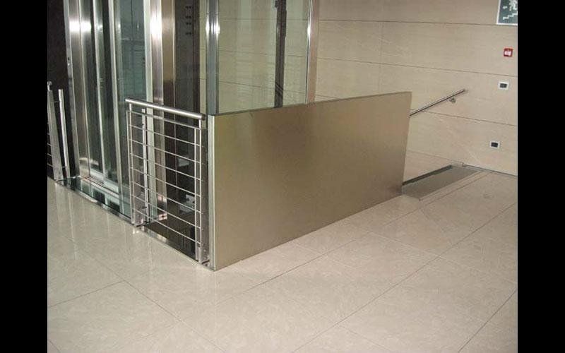 Elemento di protezione vano scala in acciao inox