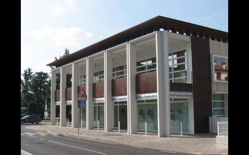 Rivestimenti in cor-ten e serramenti