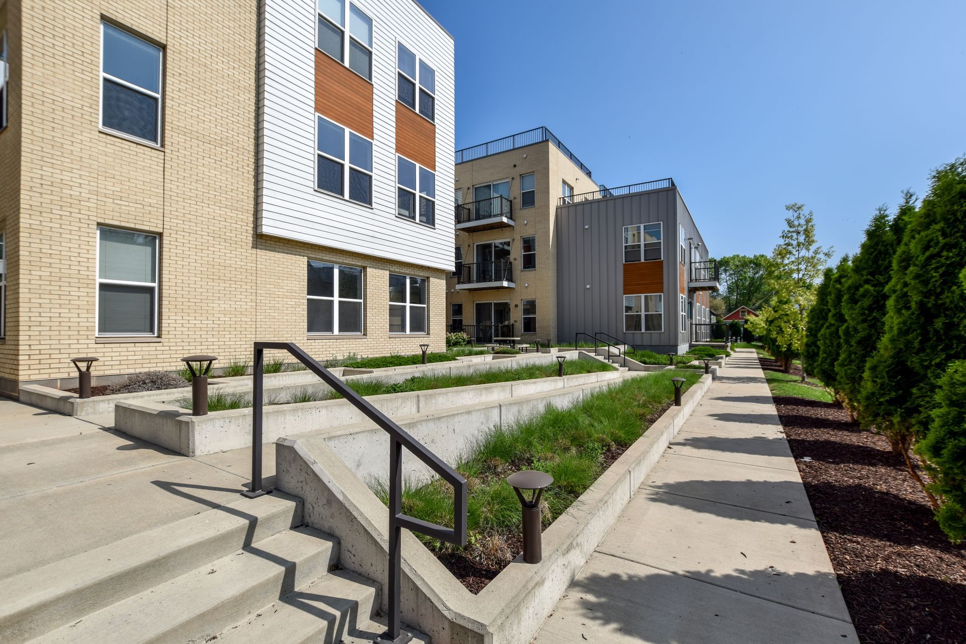 700 East Apartments Exterior