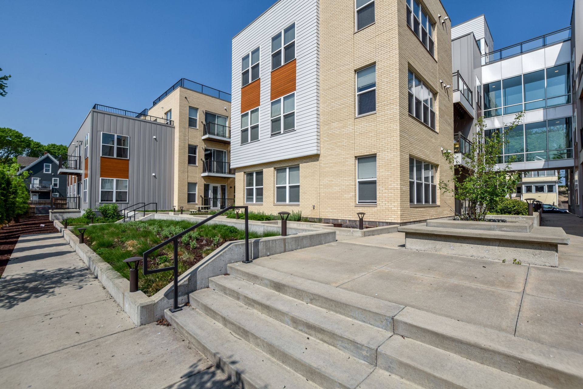 700 East Apartments Exterior