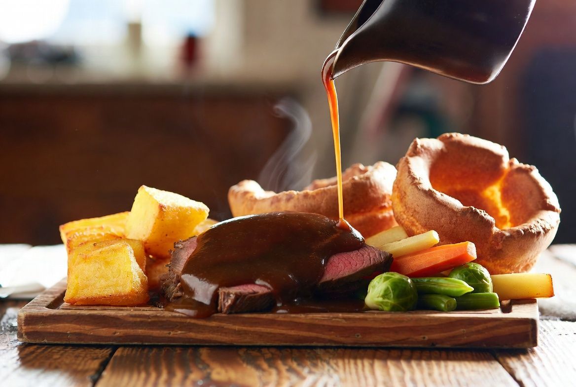 vWhat Makes the Best Sunday Roast in the UK?