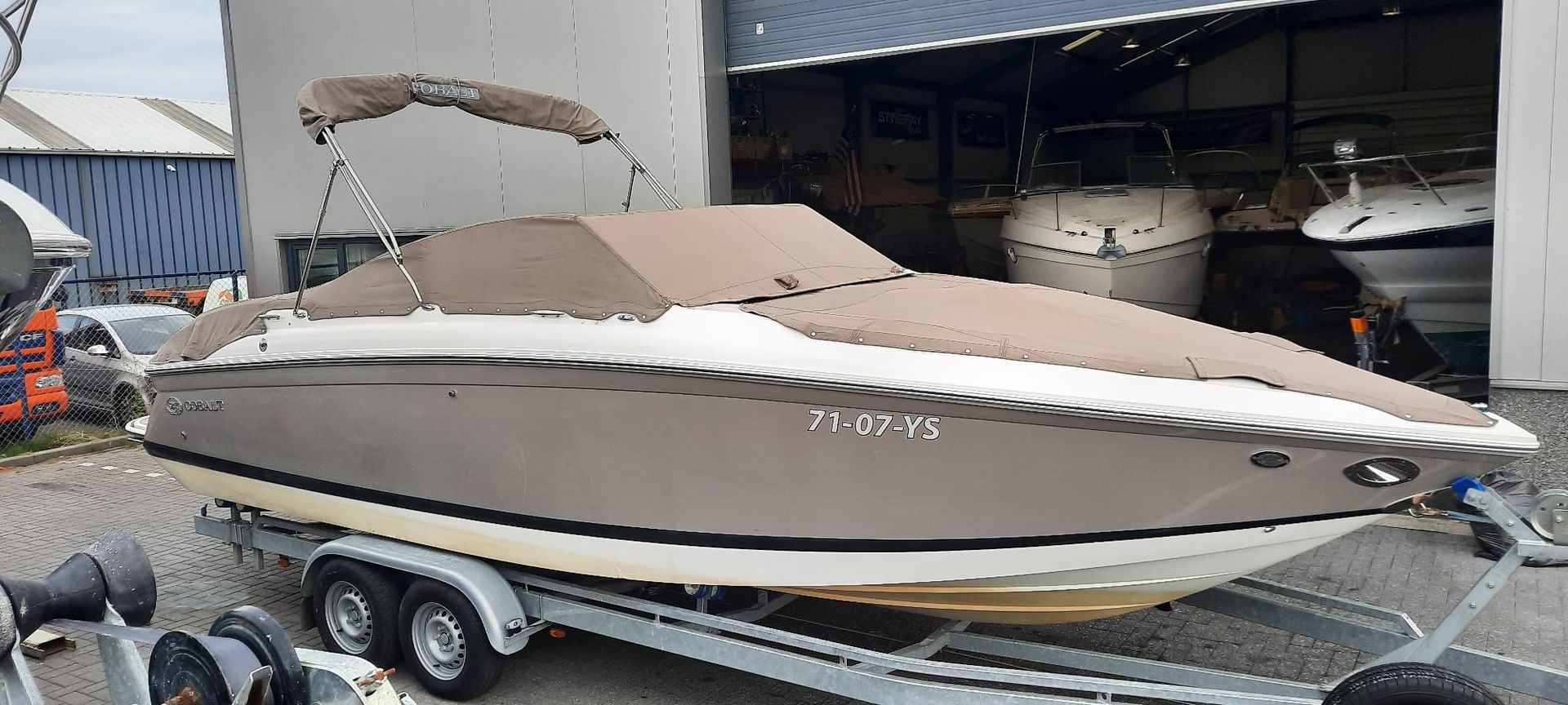 Nieuw havenzeil voor deze speedboot