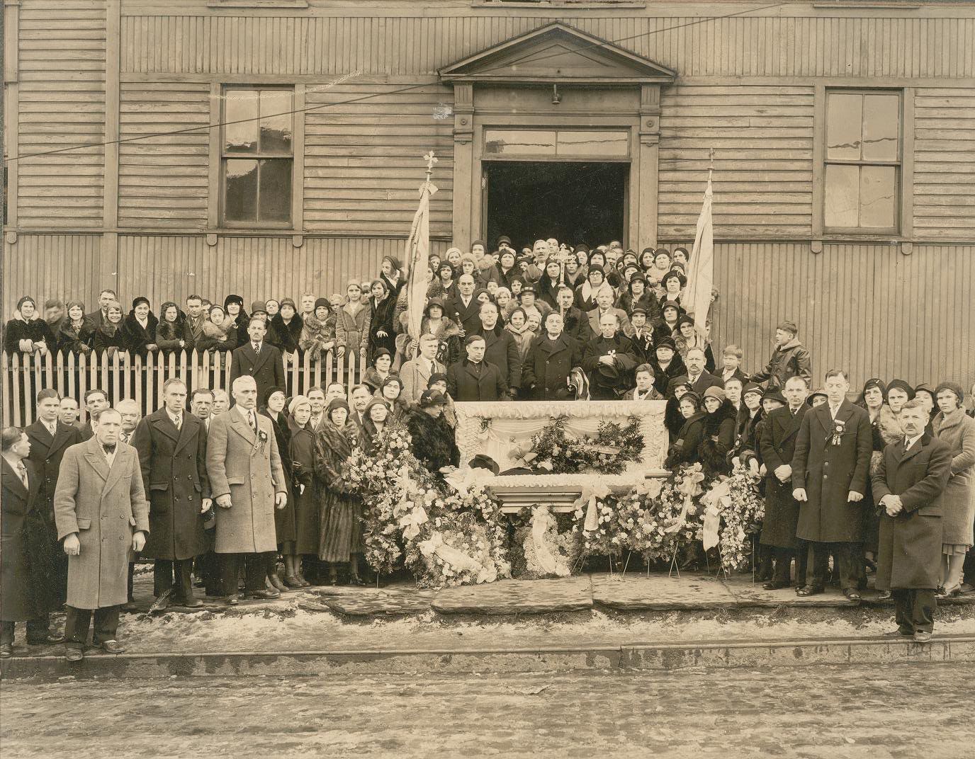 About Us | The Edward J Chomko Funeral Home & Cremation Service, LLC.