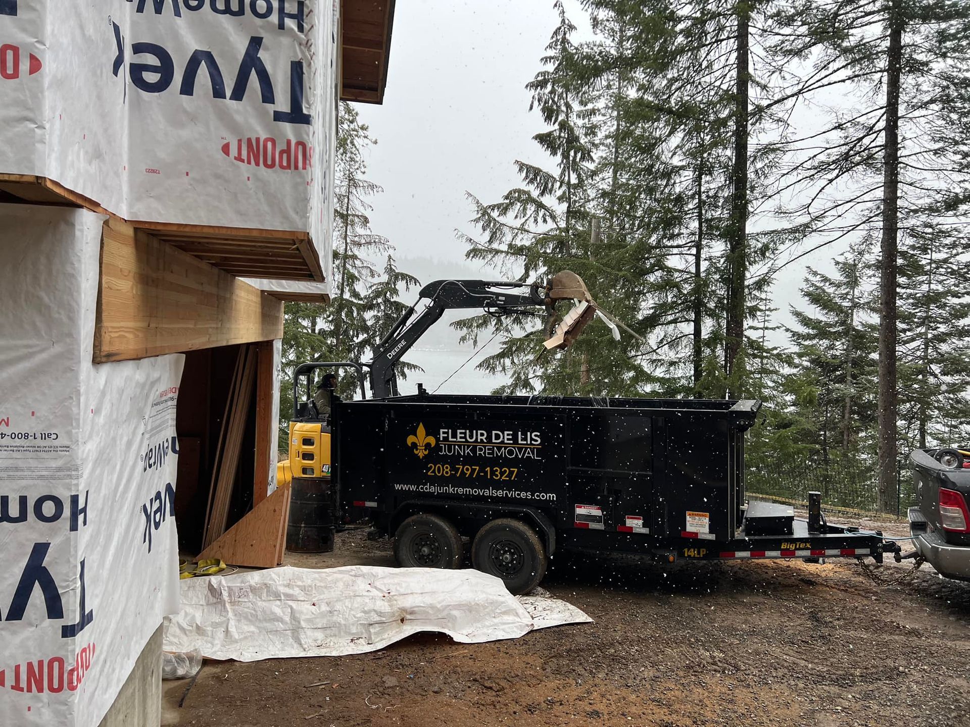 Construction Debris & Waste
Pickup and Disposing