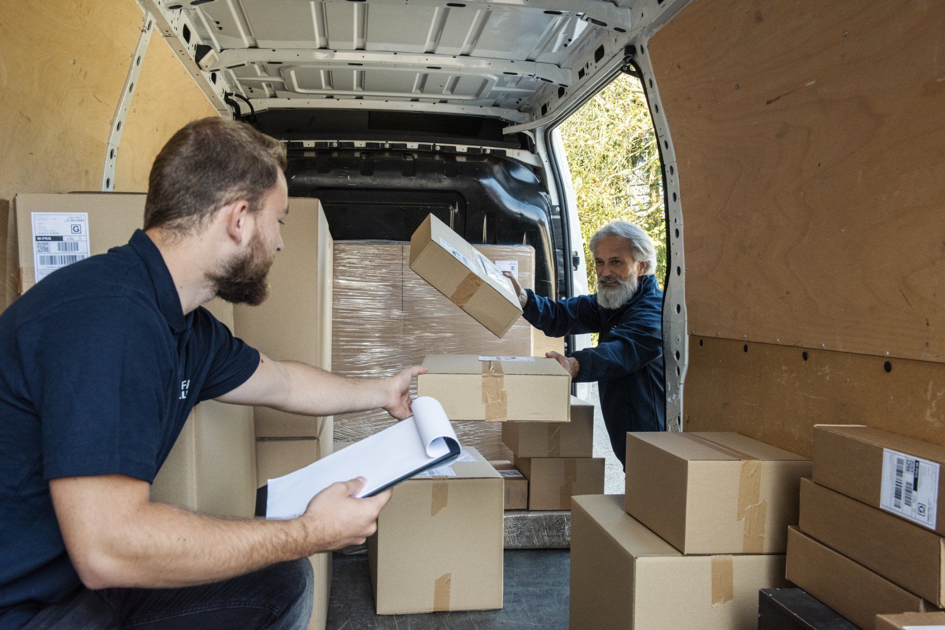 Unloading Cardboard Boxes - Yaphank, NY - Certified Van Service Unloading Cardboard Boxes - Yaphank, NY - Certified Van Service