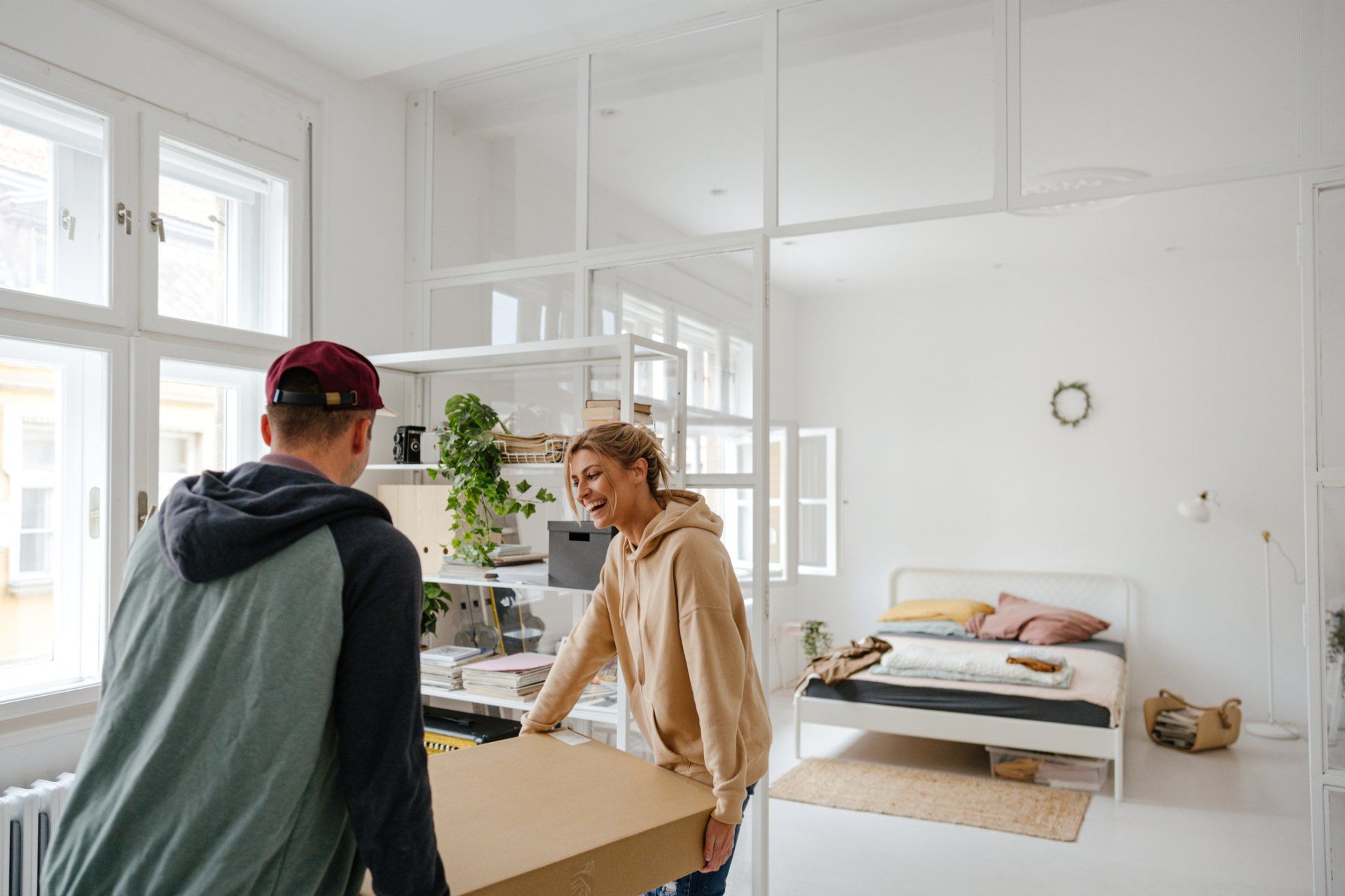 Couple Moving Into New Apartment - Yaphank, NY - Certified Van Service