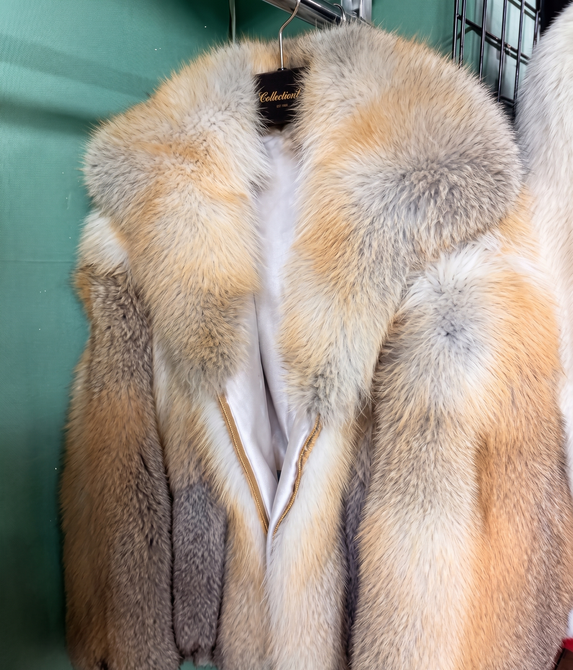 Luxurious multi-tonal fox fur coat with zip closure by USA Furs by George Manhattan atelier