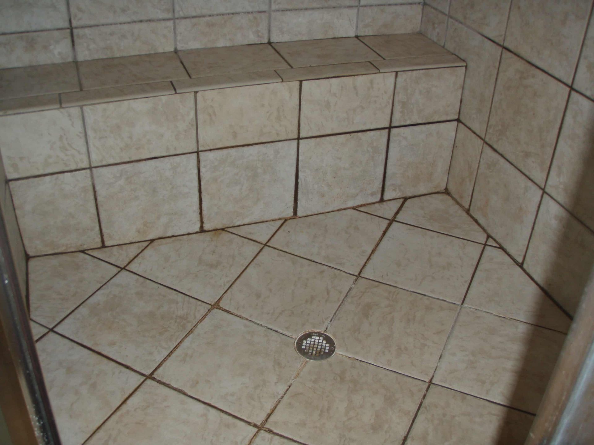 Dirty Washroom | South Yarmouth, MA | DRY SERV