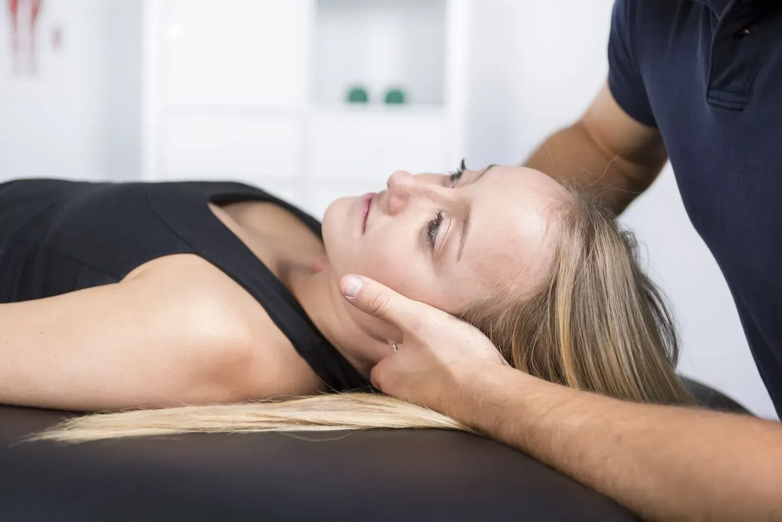 physio performing vertigo treatment for BPPV