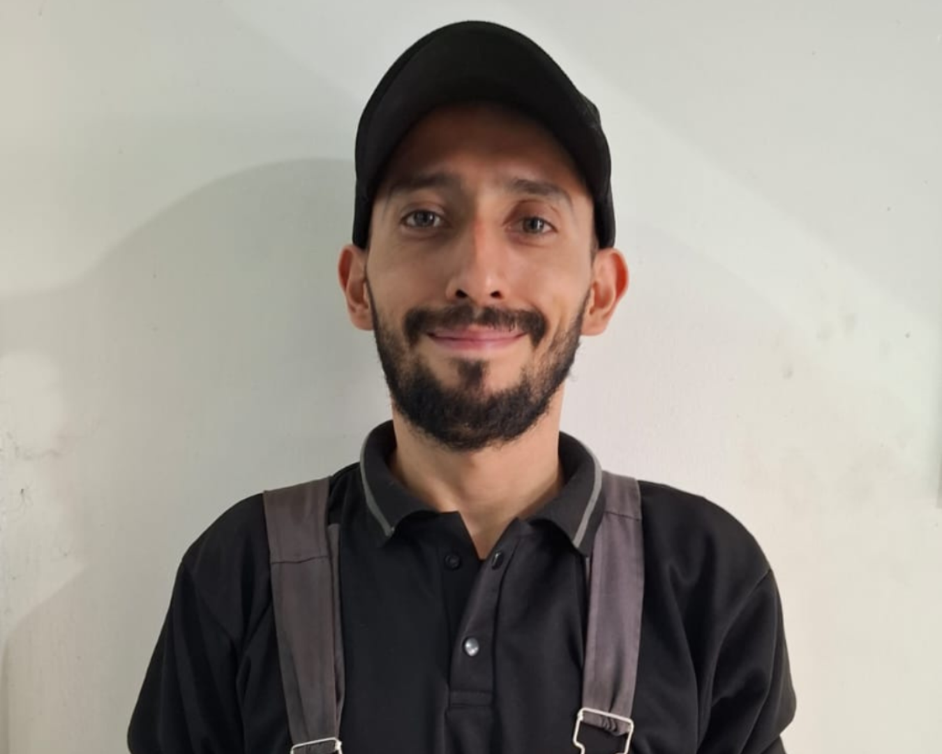 Técnico especializado en vehículos Ford, BMW, Mercedes-Benz y Audi en Autocambios Villavicencio