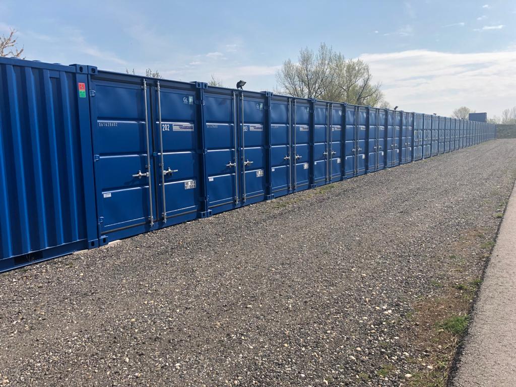 blaue Container