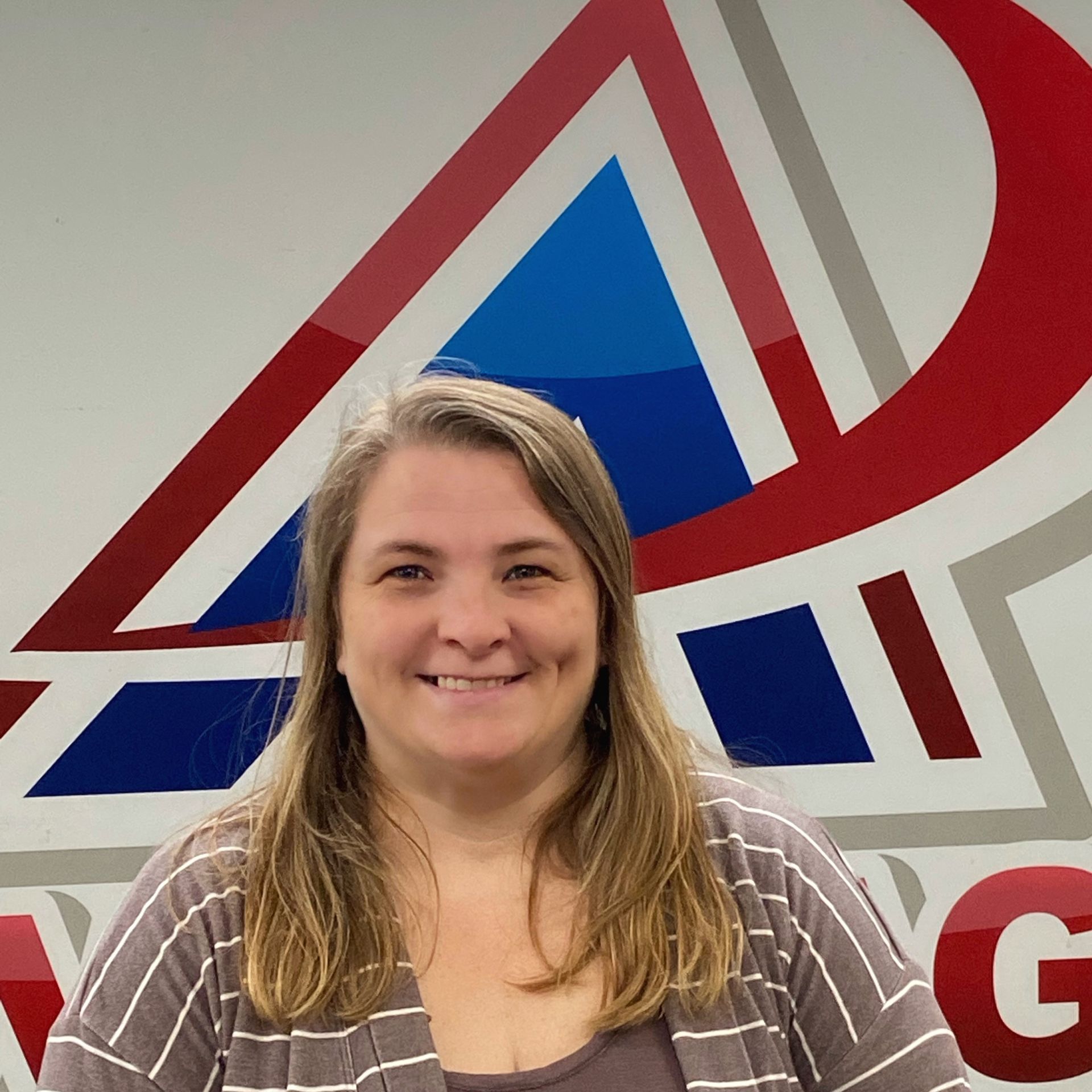 Operations Assistant Jennifer Ward | Advantage Roofing & Exteriors
