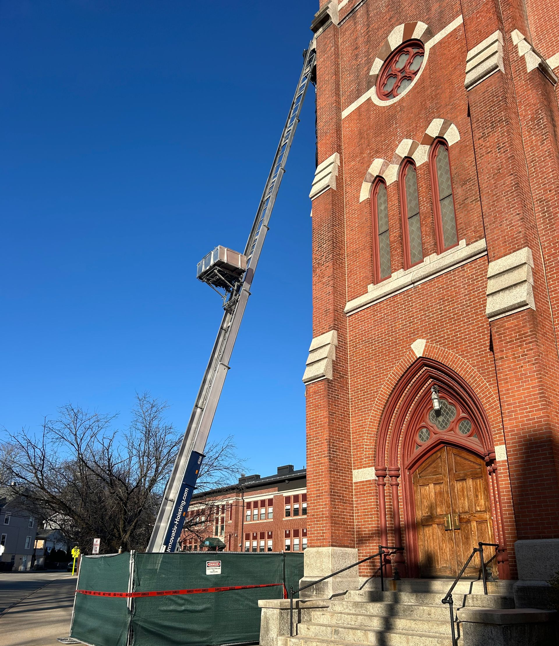 Comparing renting vs. owning an inclined material hoist for construction businesses