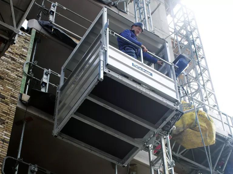 Böcker Construction Lifts 