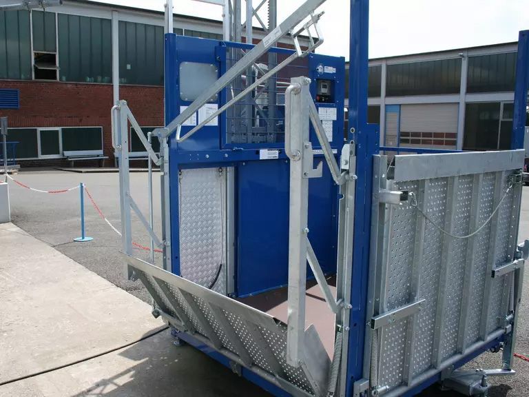 Böcker Construction Lifts 