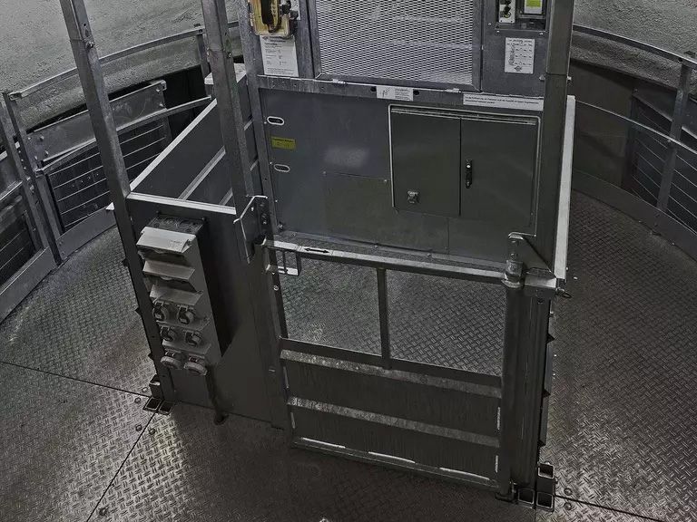 Böcker Construction Lifts 