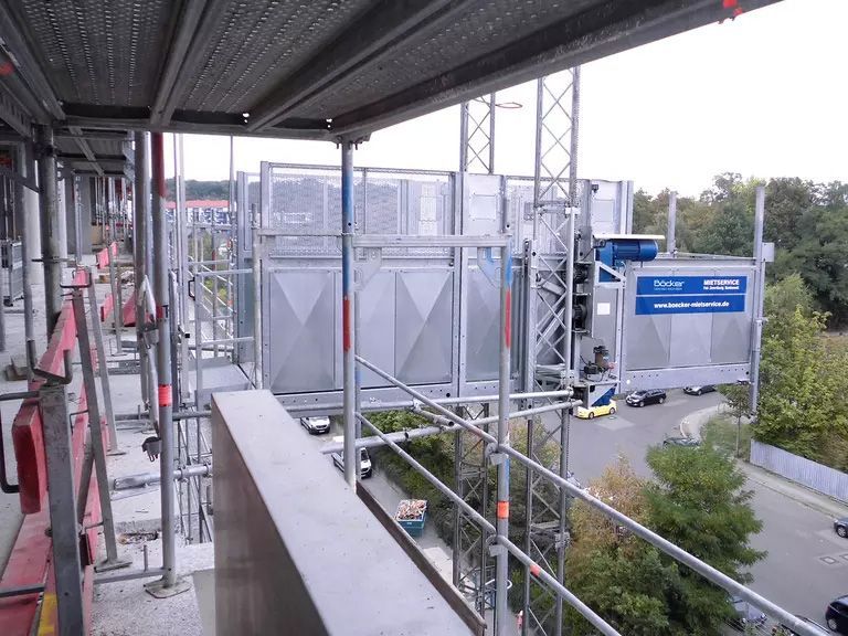 Böcker Construction Lifts 