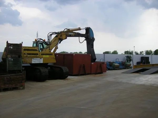 Stabilimento per recupero rottami