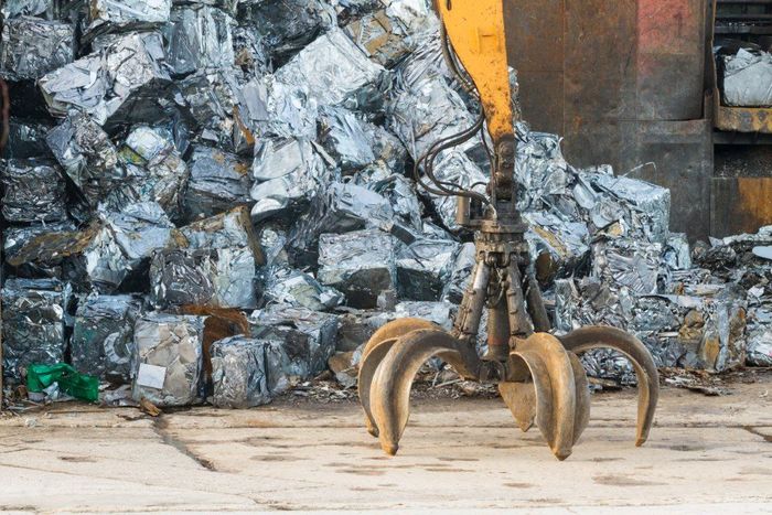 Gru per recupero dell'alluminio a Modena