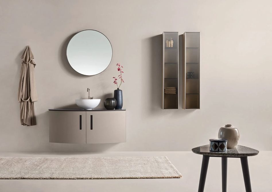 Dettaglio finiture mobile bagno legno e laccato
