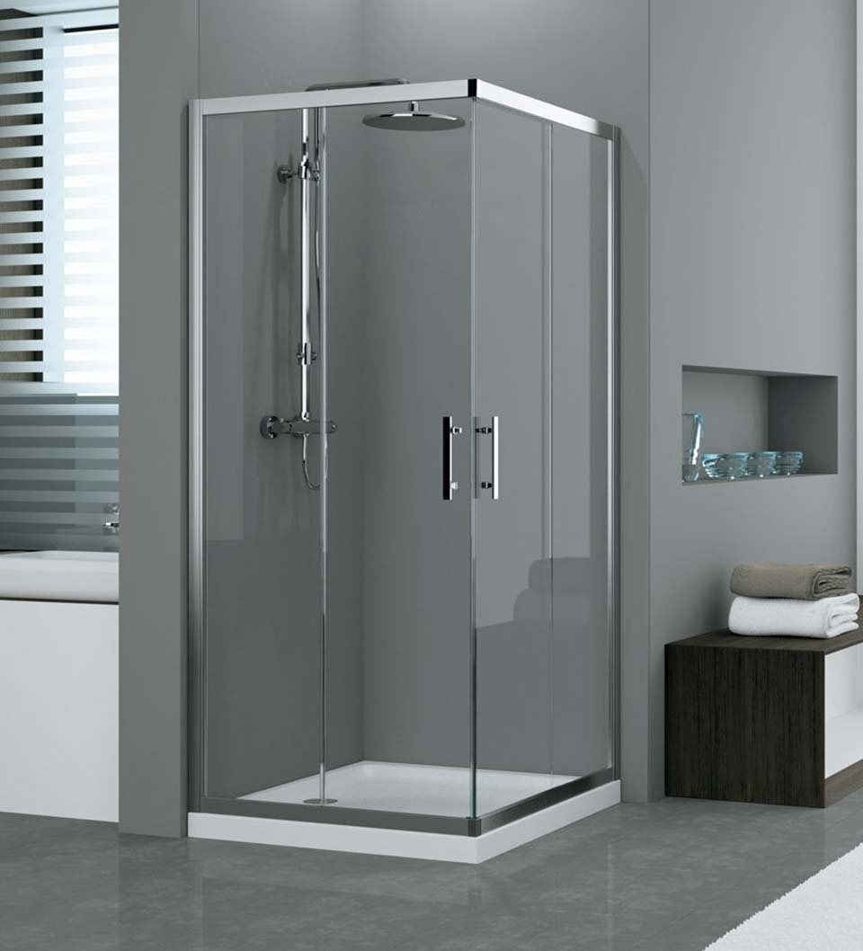 Box doccia moderno in vetro in un elegante bagno grigio.