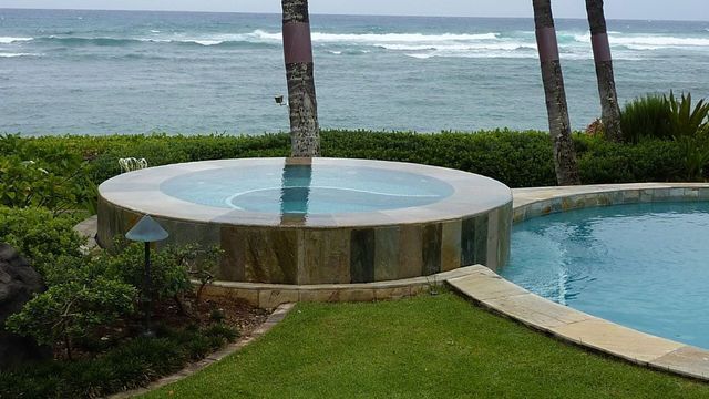 Small Rounded Pool — Kailua, HI — Pacific Pool & Spa