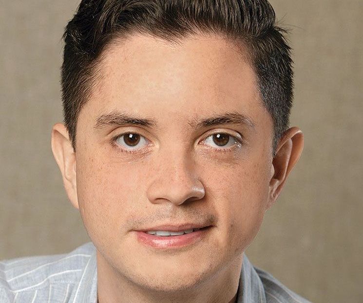 Dr. Marcelo Cruz