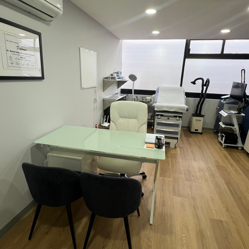 Espacio profesional en consultorio urológico en CDMX