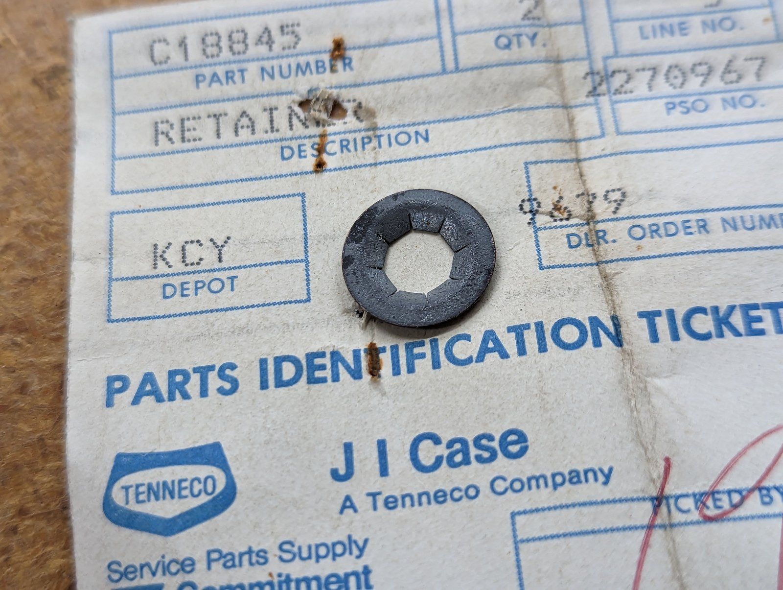 C18845 RETAINER