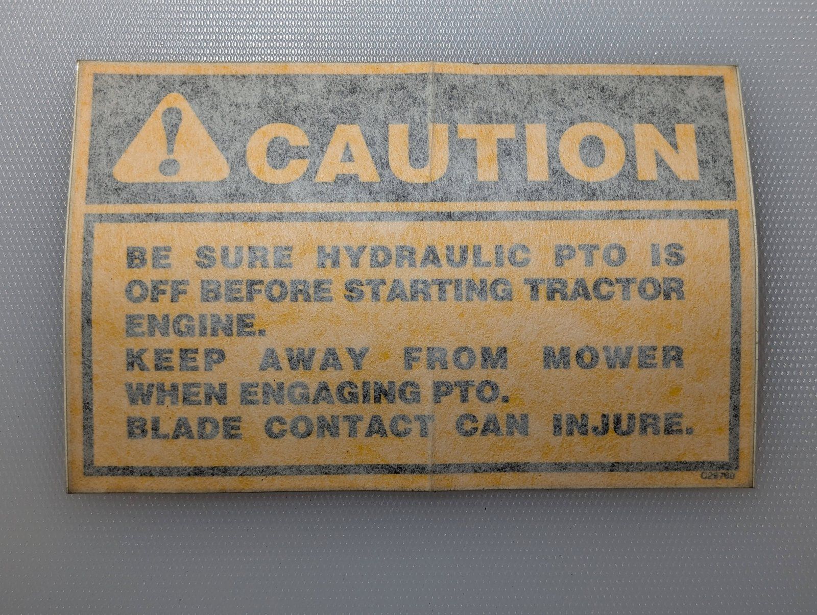 C29769 DECAL CAUTION HYDRAULIC PTO