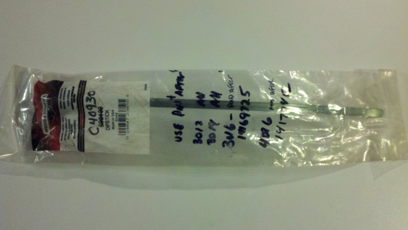 C40930 DIPSTICK - OIL B/S 807977