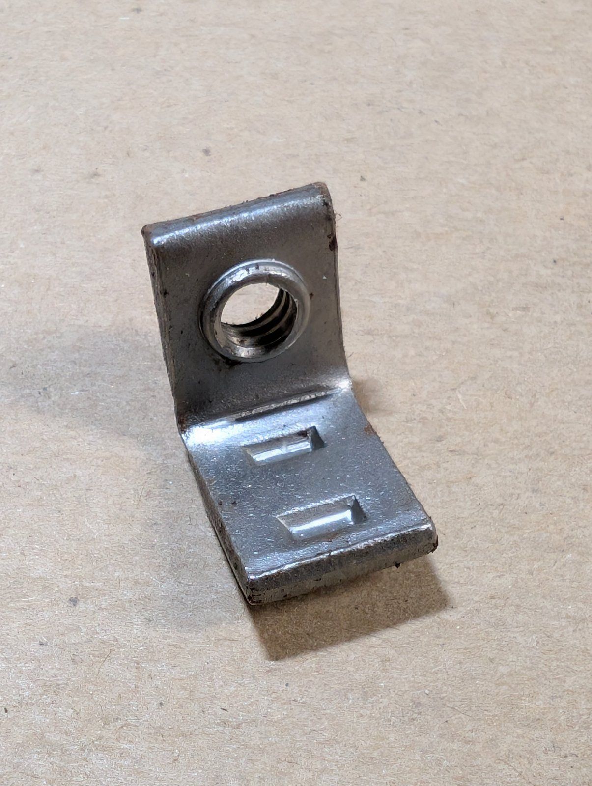 129-462 NUT WELD BRACKET 1/4-20 - Ingersoll/Case Tractor Part