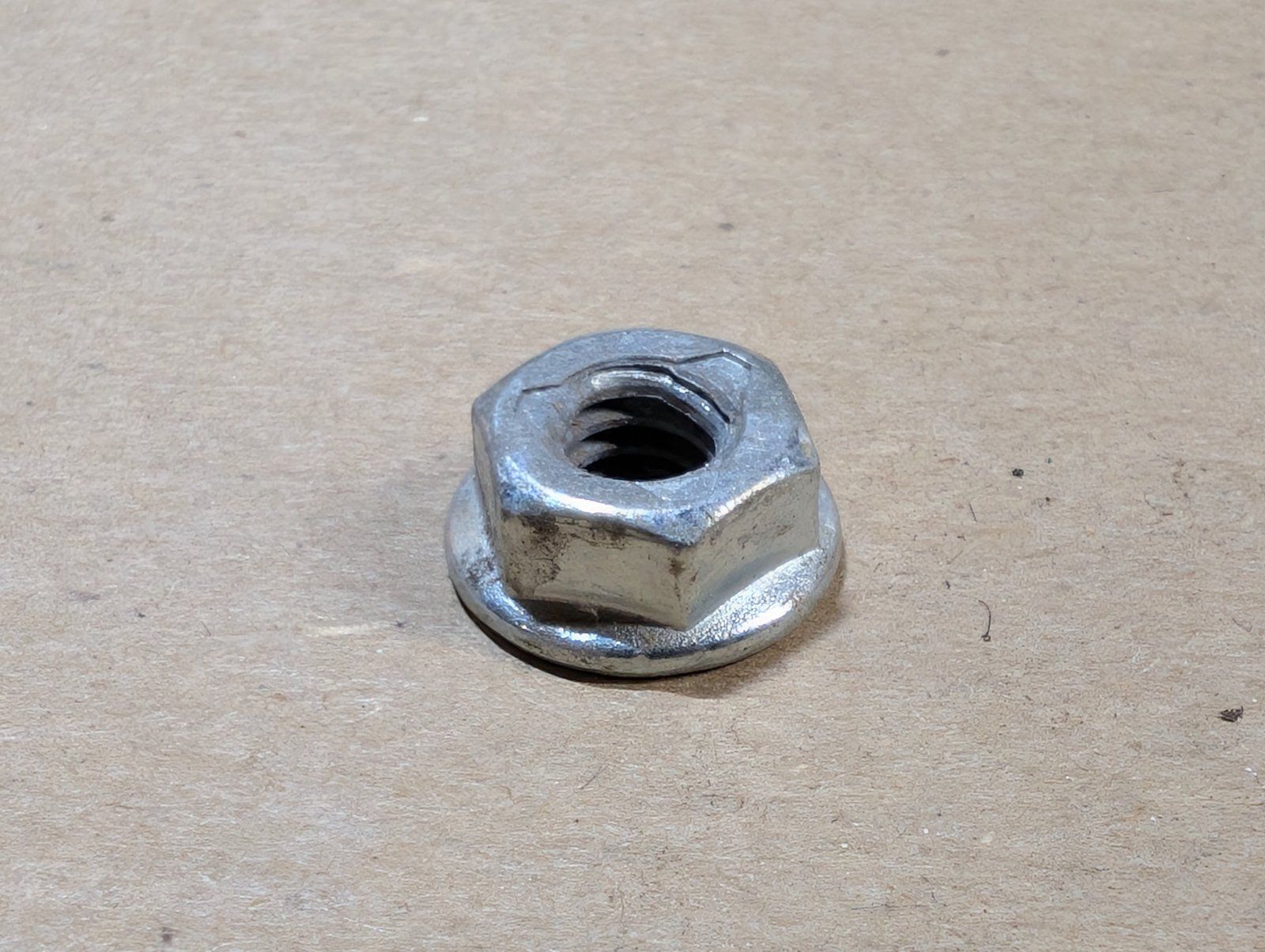 131-1351 NUT 1/4-20 HX FL TOP LK ZP - Ingersoll/Case Tractor Part