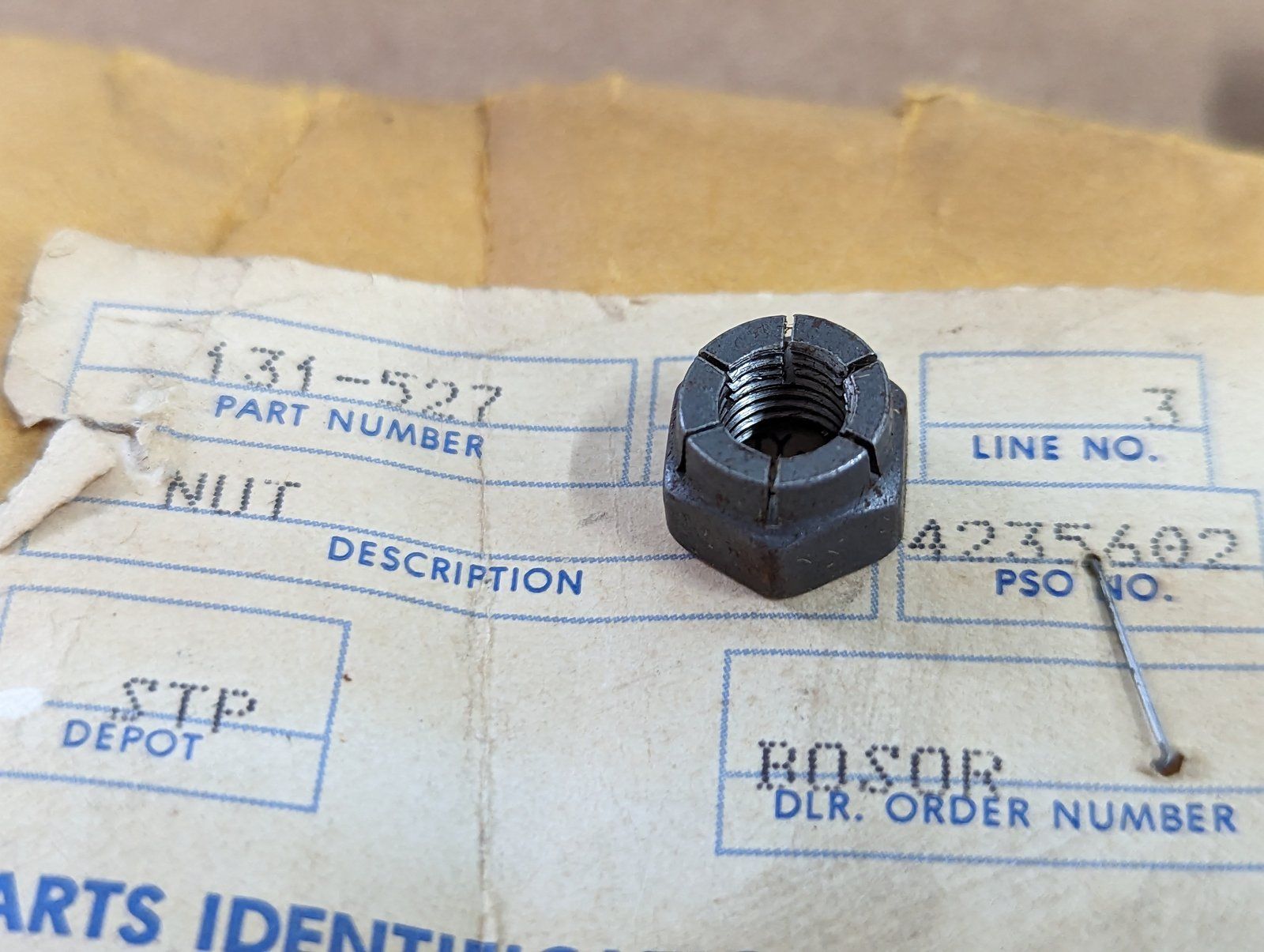 131-527 NUT FLEX LOCK C25775 - Ingersoll/Case Tractor Part