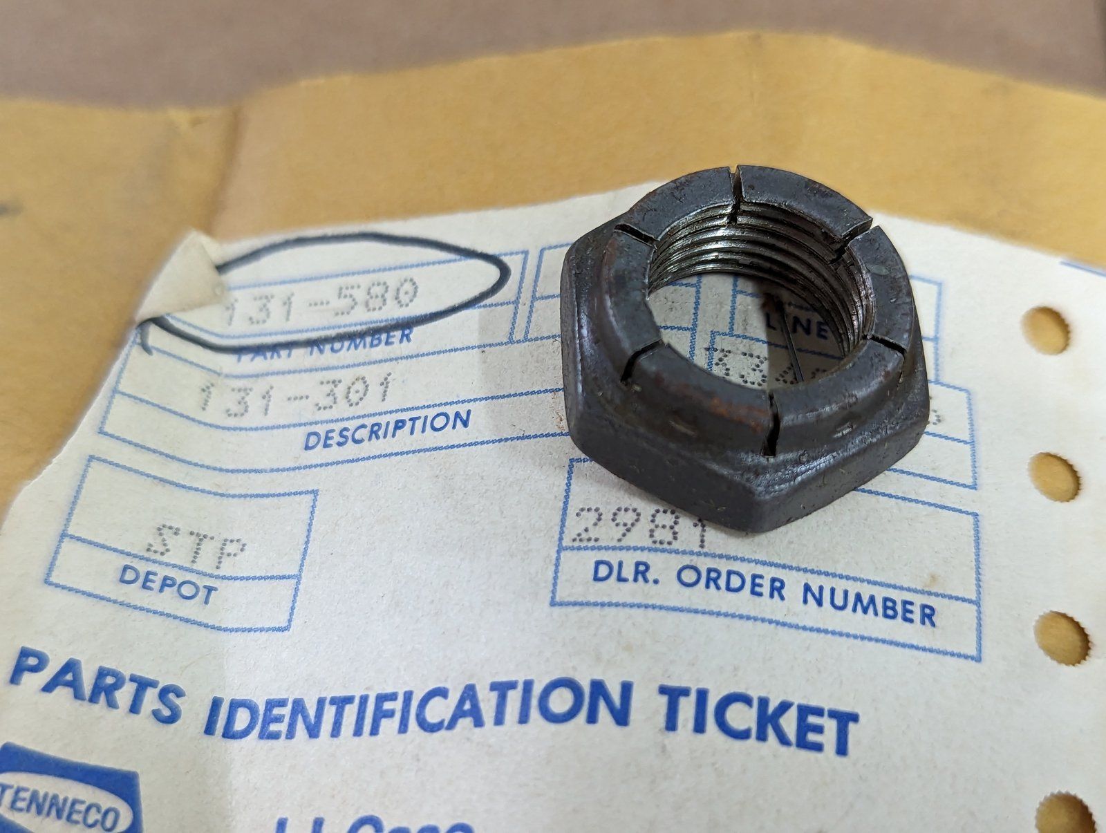 131-580 NUT 5/8-18 FLEX LK NF 131-301 - Ingersoll/Case Tractor Part