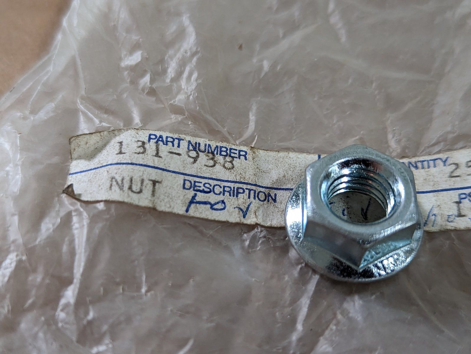 131-938 NUT - 3/8 FLANGE LOCK - Ingersoll/Case Tractor Part