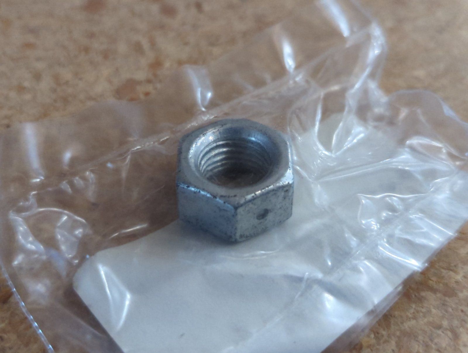 131-C5 NUT LOCKING - Ingersoll/Case Tractor Part