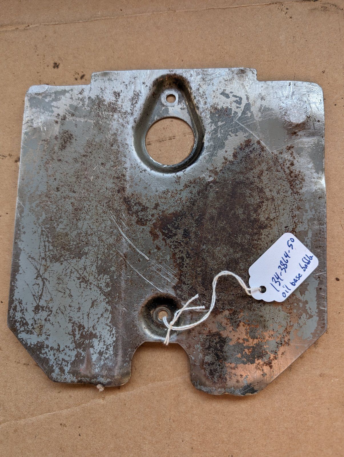 134-3864-50 USED ONAN OIL BASE BAFFLE - Ingersoll/Case Tractor Part