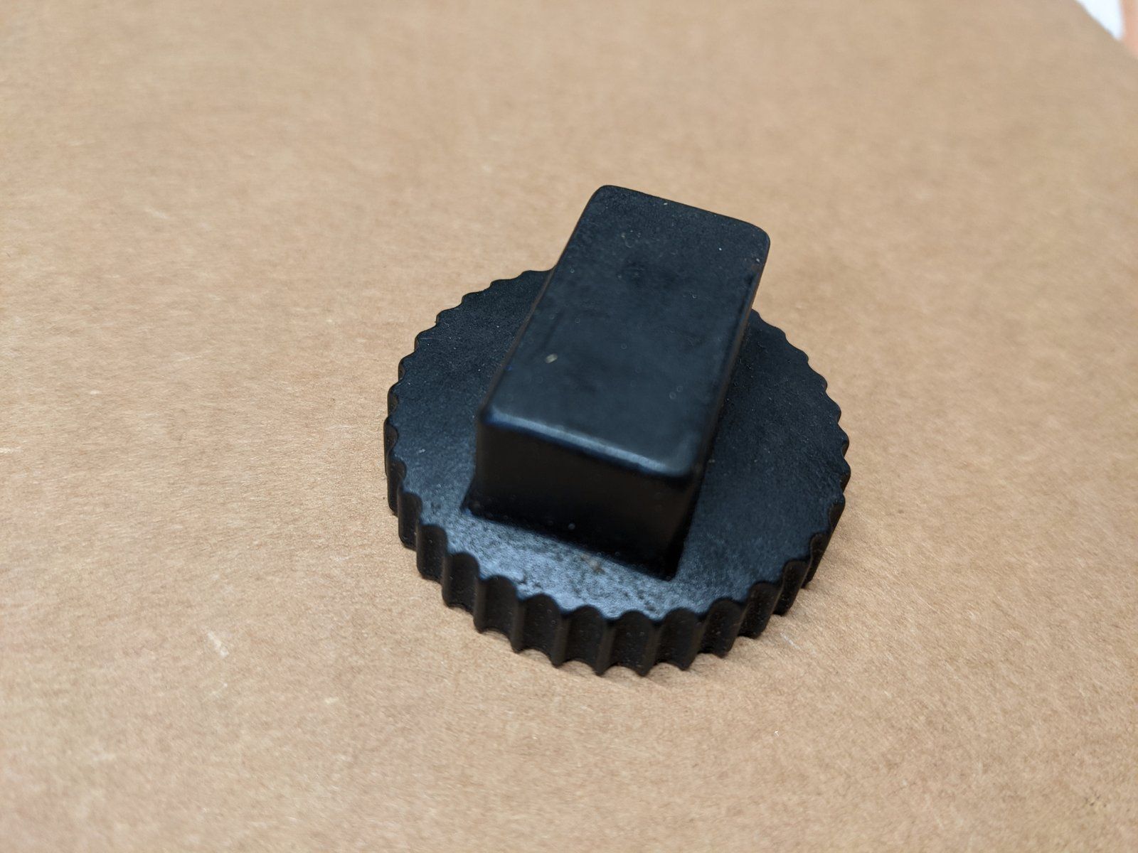 140-2761 ONAN AIR CLEANER KNOB - Ingersoll/Case Tractor Part