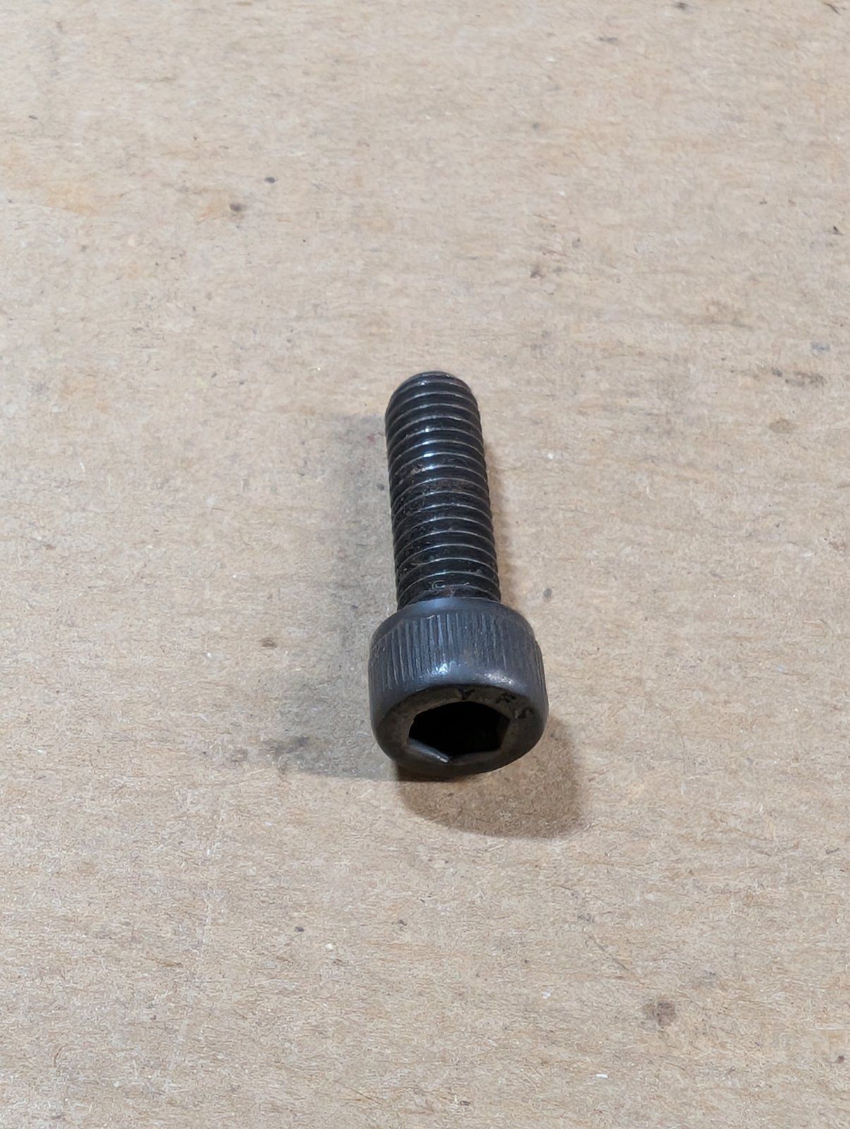 165-32 BOLT 10-32 X 5/8 SOCKET HEAD - Ingersoll/Case Tractor Part