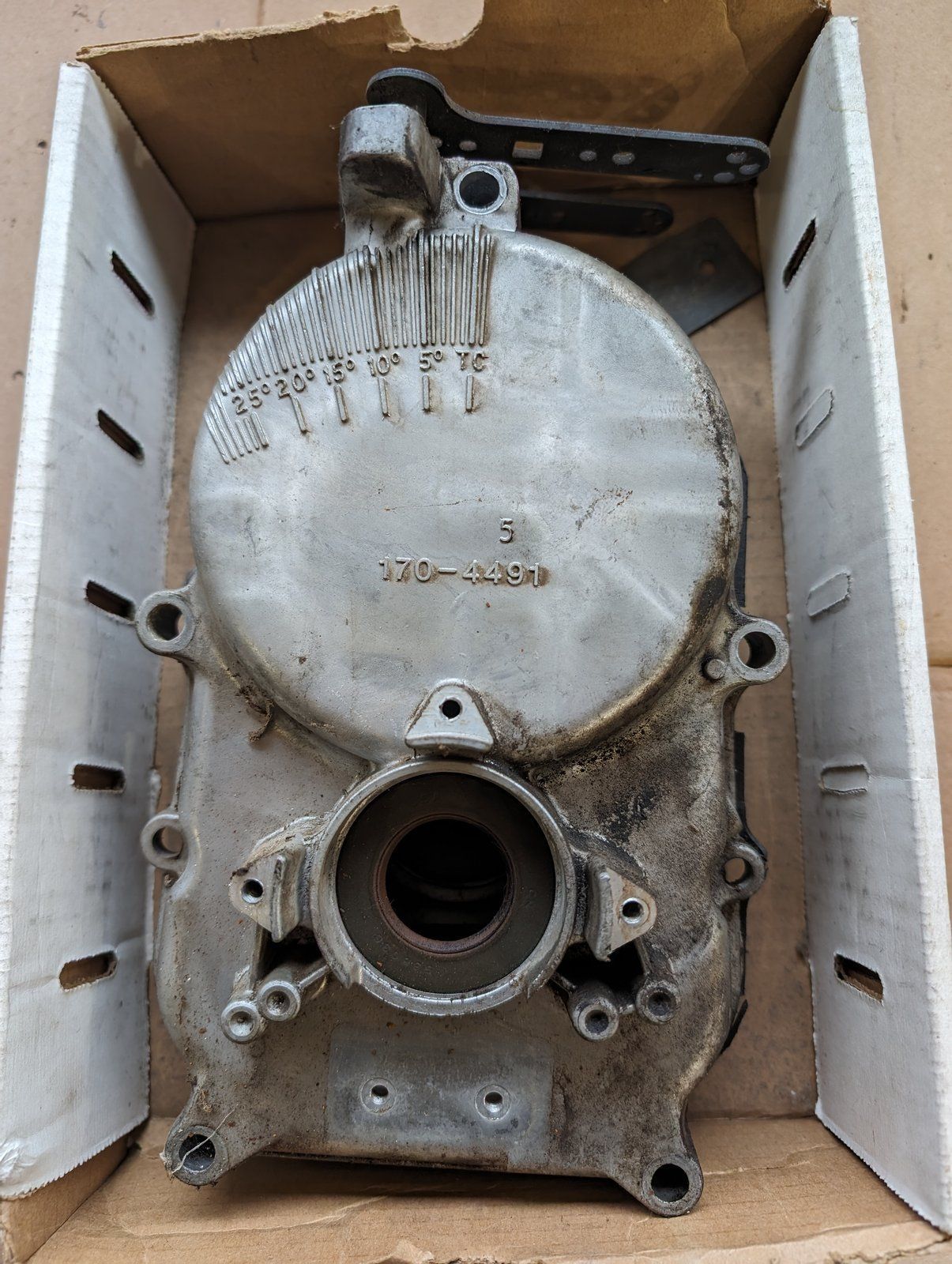 170-4491 USED ONAN GOVERNOR COVER - Ingersoll/Case Tractor Part