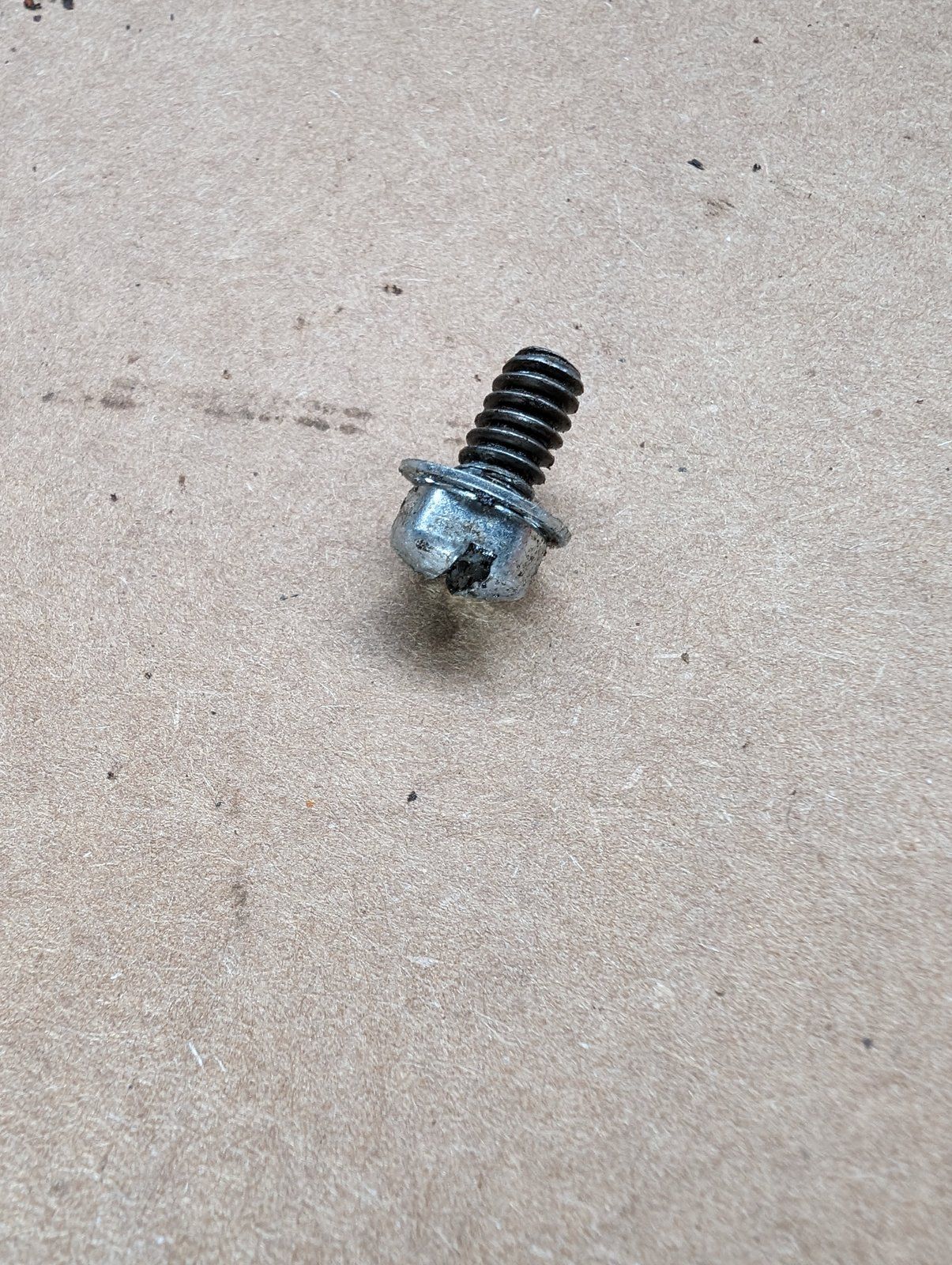 173-210 USED SCREW KOHLER POINTS COVER - Ingersoll/Case Tractor Part