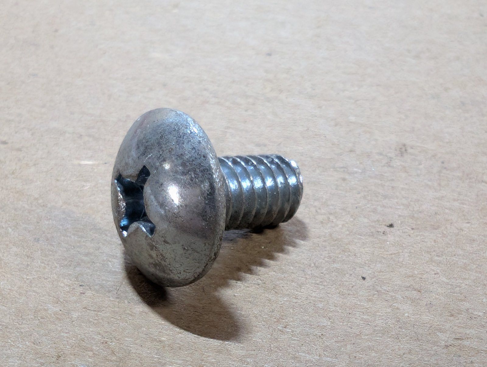 175-405 SCREW 1/4-20 X 1/2 PHIL - Ingersoll/Case Tractor Part