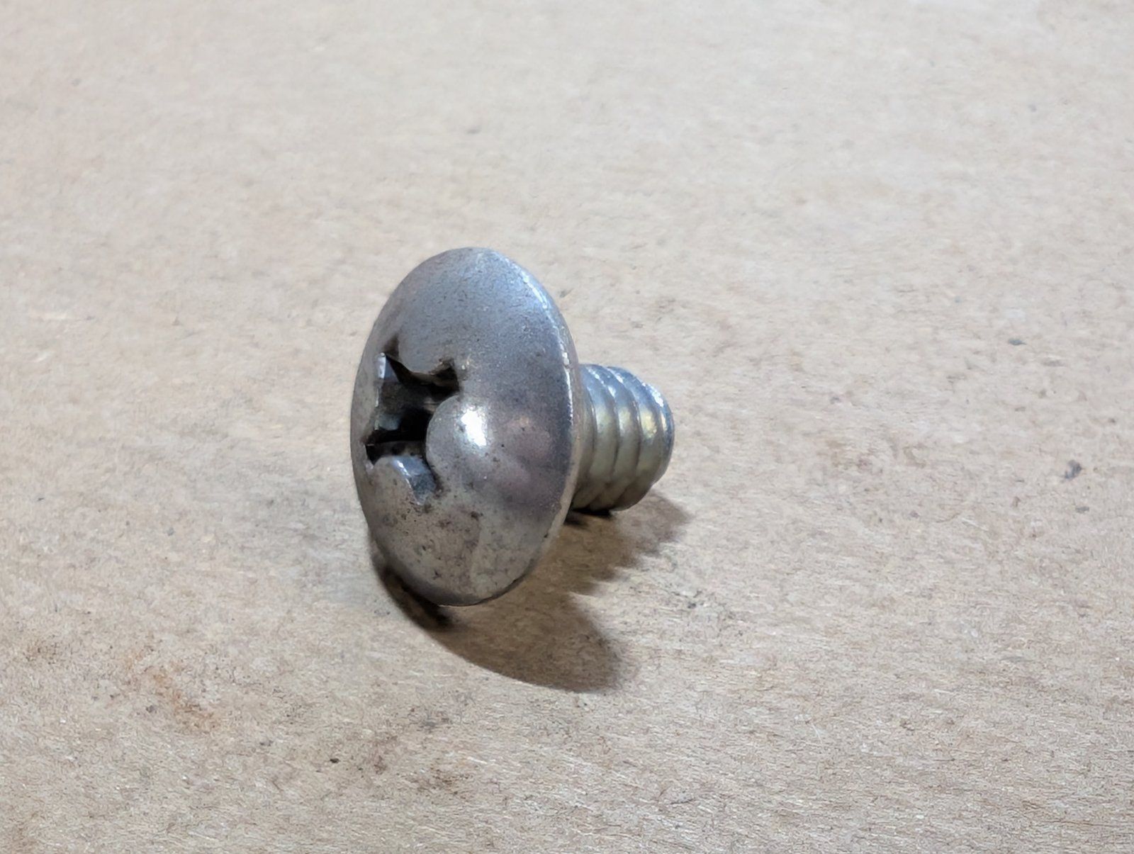 175-454 SCREW 1/4-20 X 3/8 TRUSS PH ZP - Ingersoll/Case Tractor Part
