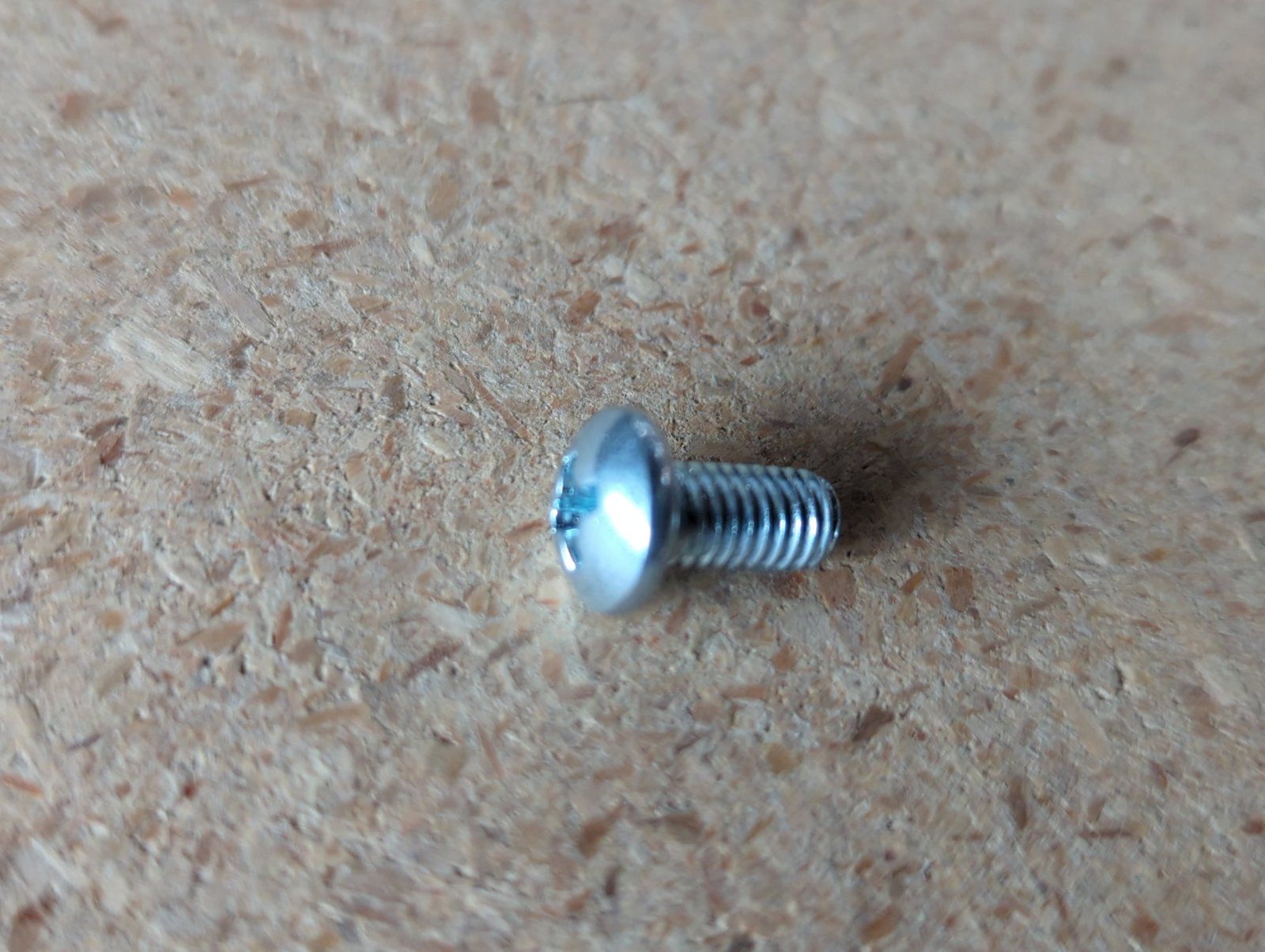 182-525 ( replaces G9021125 ) SCREW #10-32 X 3/8 PAN - Ingersoll/Case Tractor Part