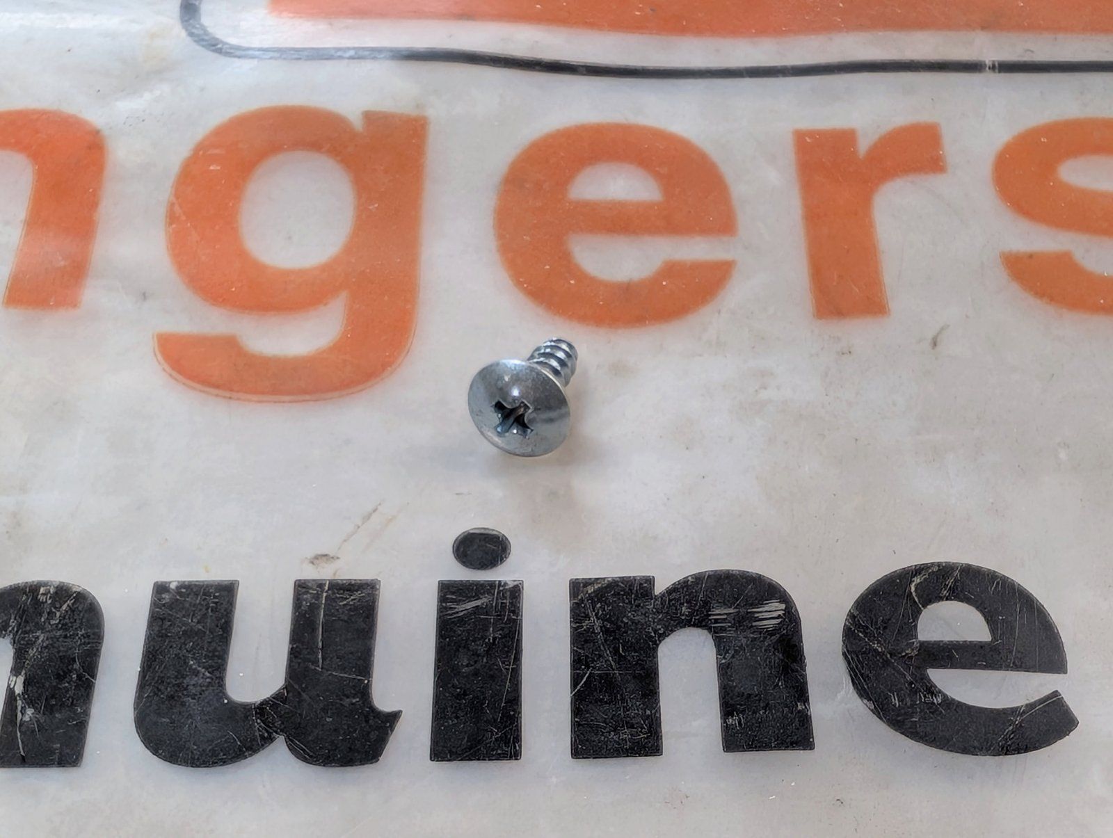 187-1016 SCREW #8-18x1/2 SELF TAP AB - Ingersoll/Case Tractor Part