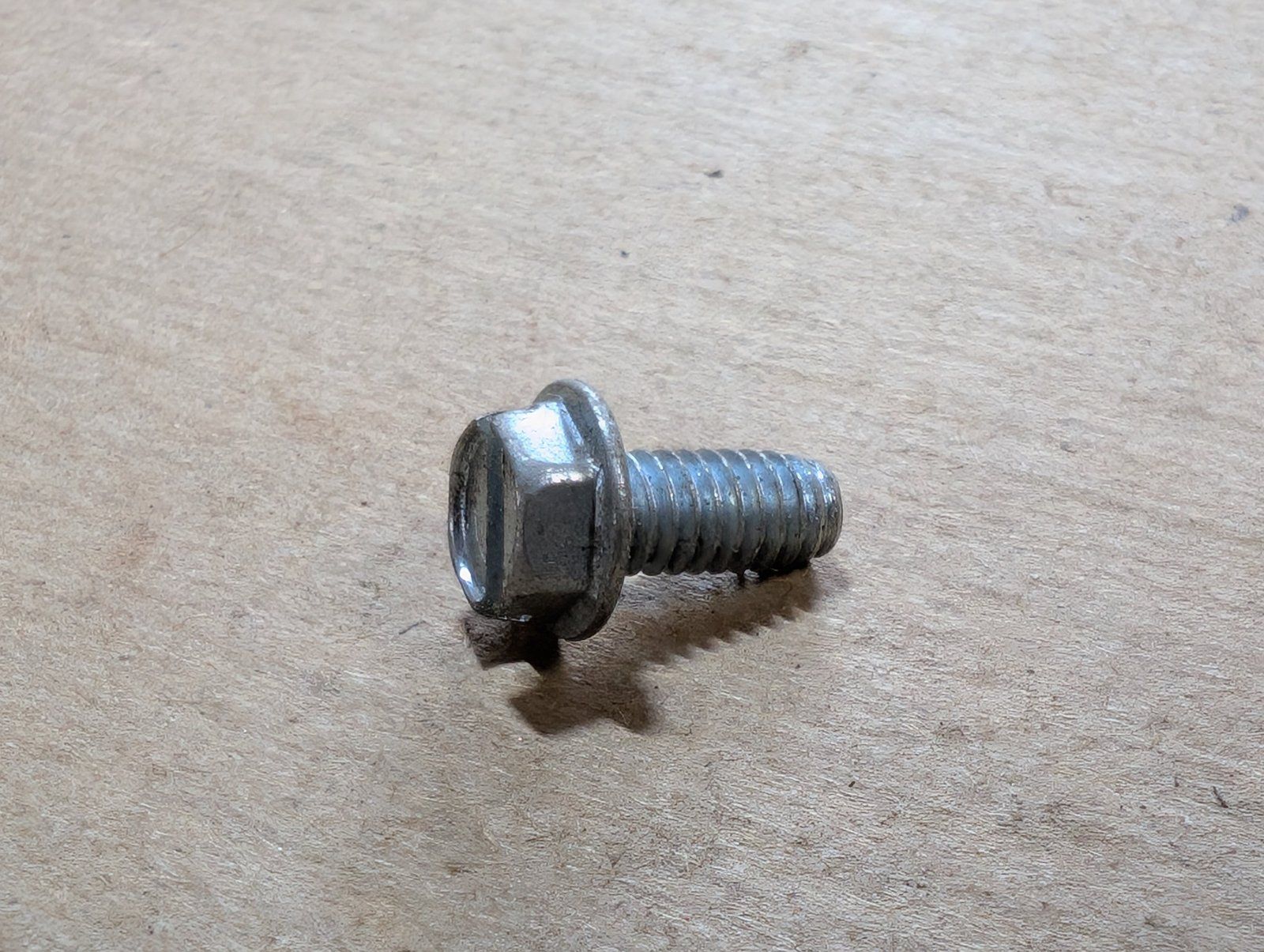 187-1041 SCREW #8-32 X 3/8 SELF TAP - Ingersoll/Case Tractor Part